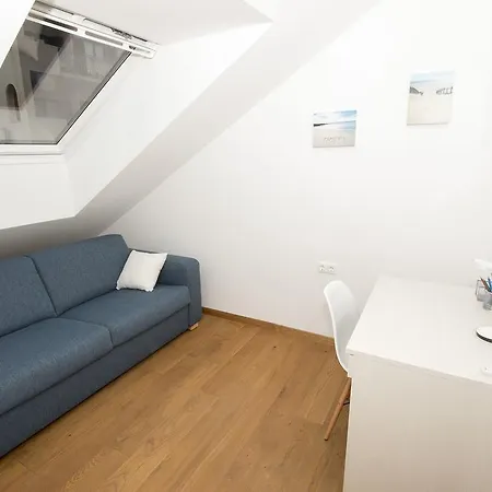 Lct Apartment Laura Omis Exterior photo